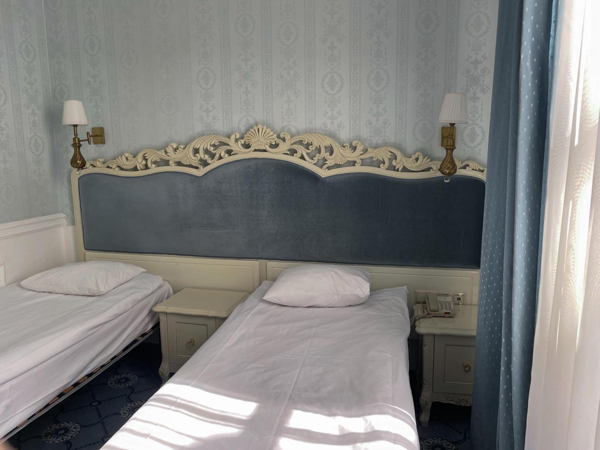 Royal Grand Hotel Киев Стая снимка