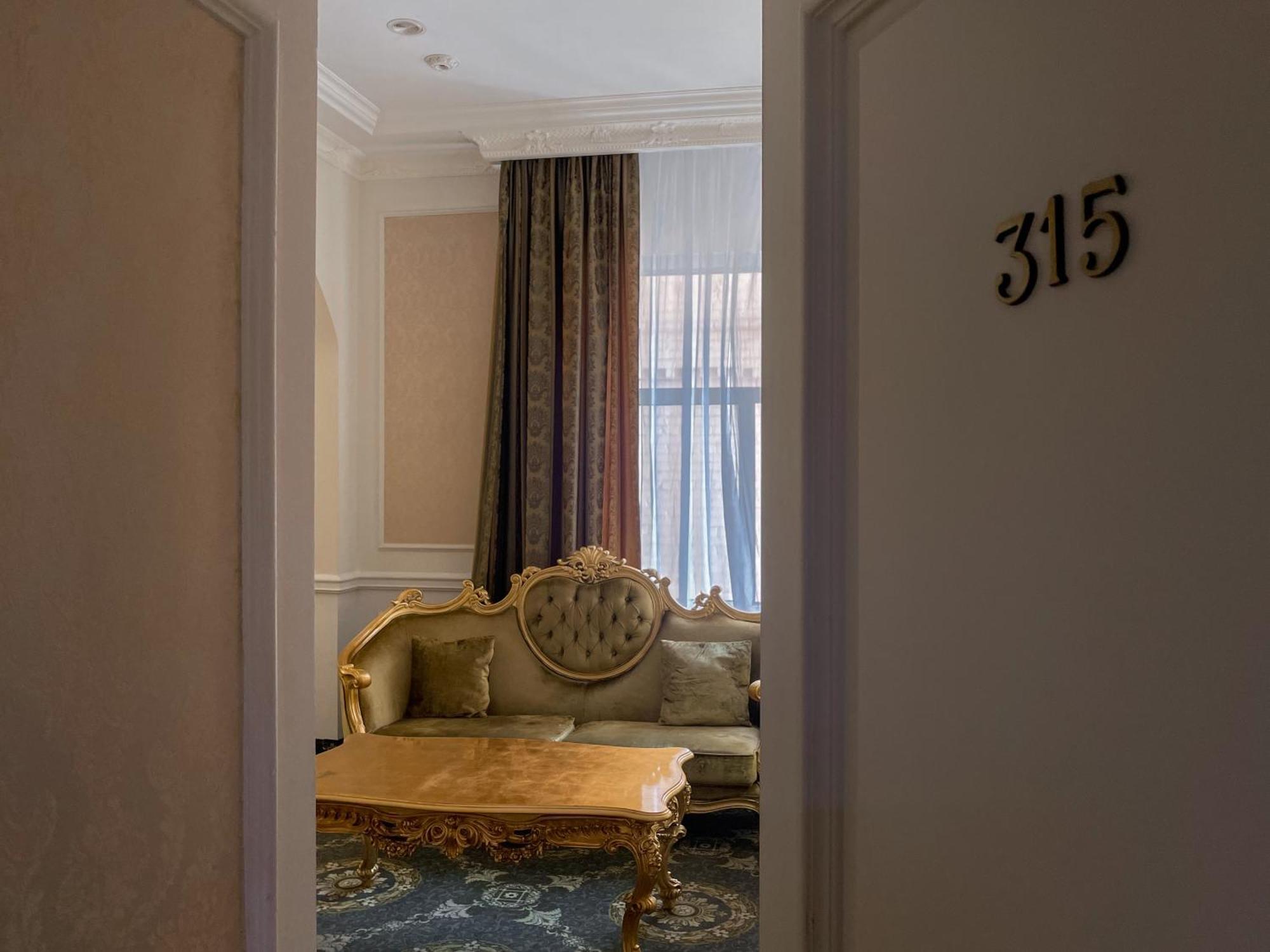 Royal Grand Hotel Киев Екстериор снимка