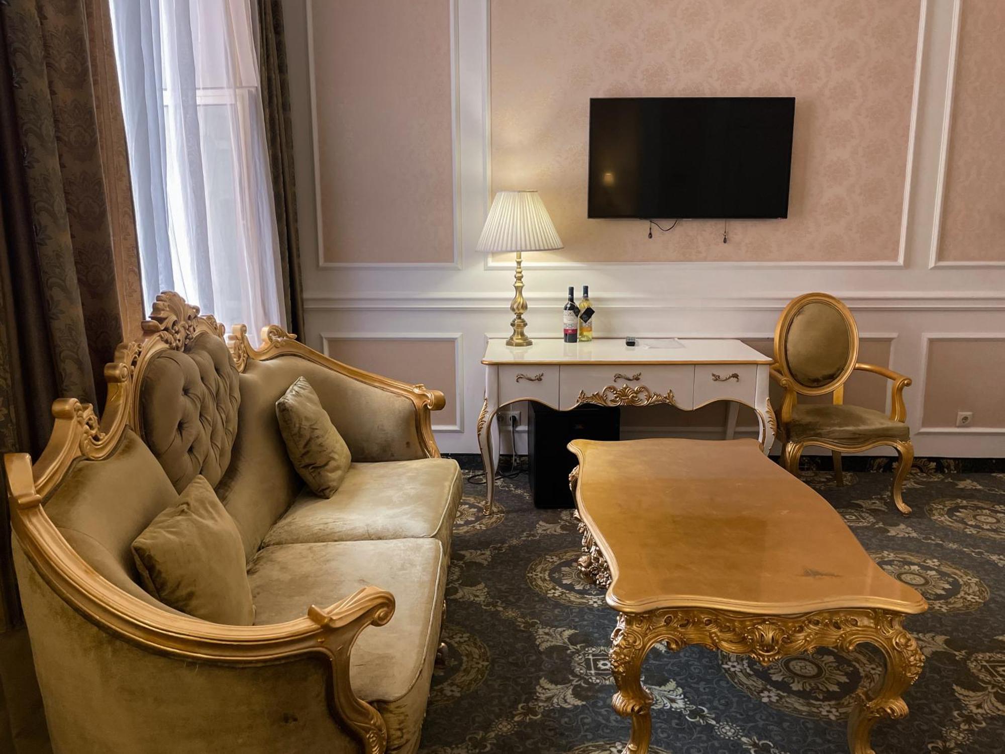 Royal Grand Hotel Киев Стая снимка