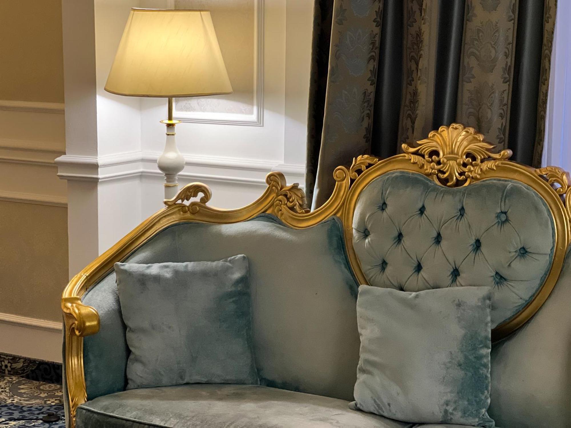 Royal Grand Hotel Киев Стая снимка
