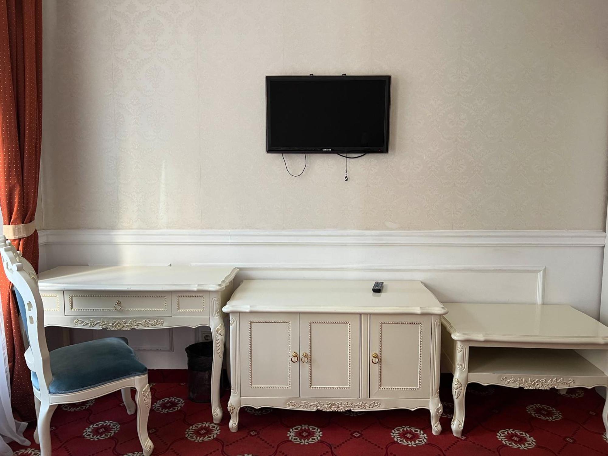 Royal Grand Hotel Киев Стая снимка