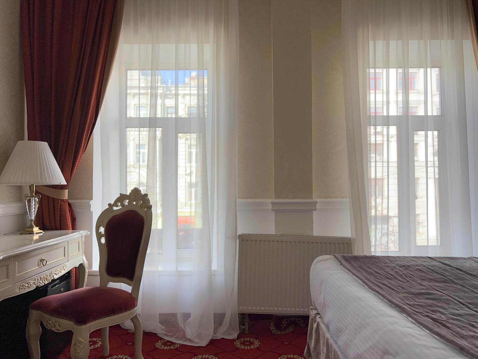 Royal Grand Hotel Киев Стая снимка