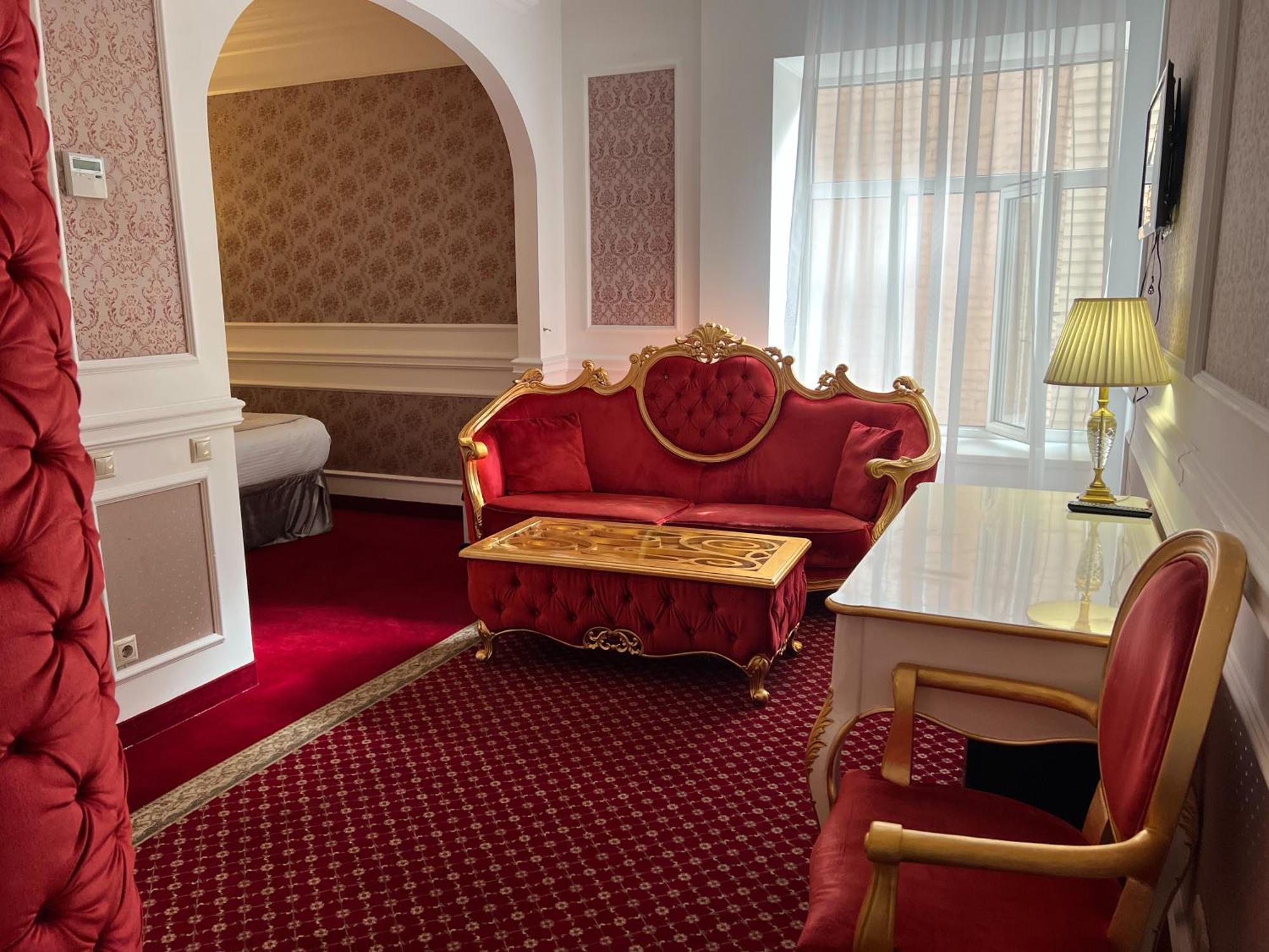 Royal Grand Hotel Киев Екстериор снимка