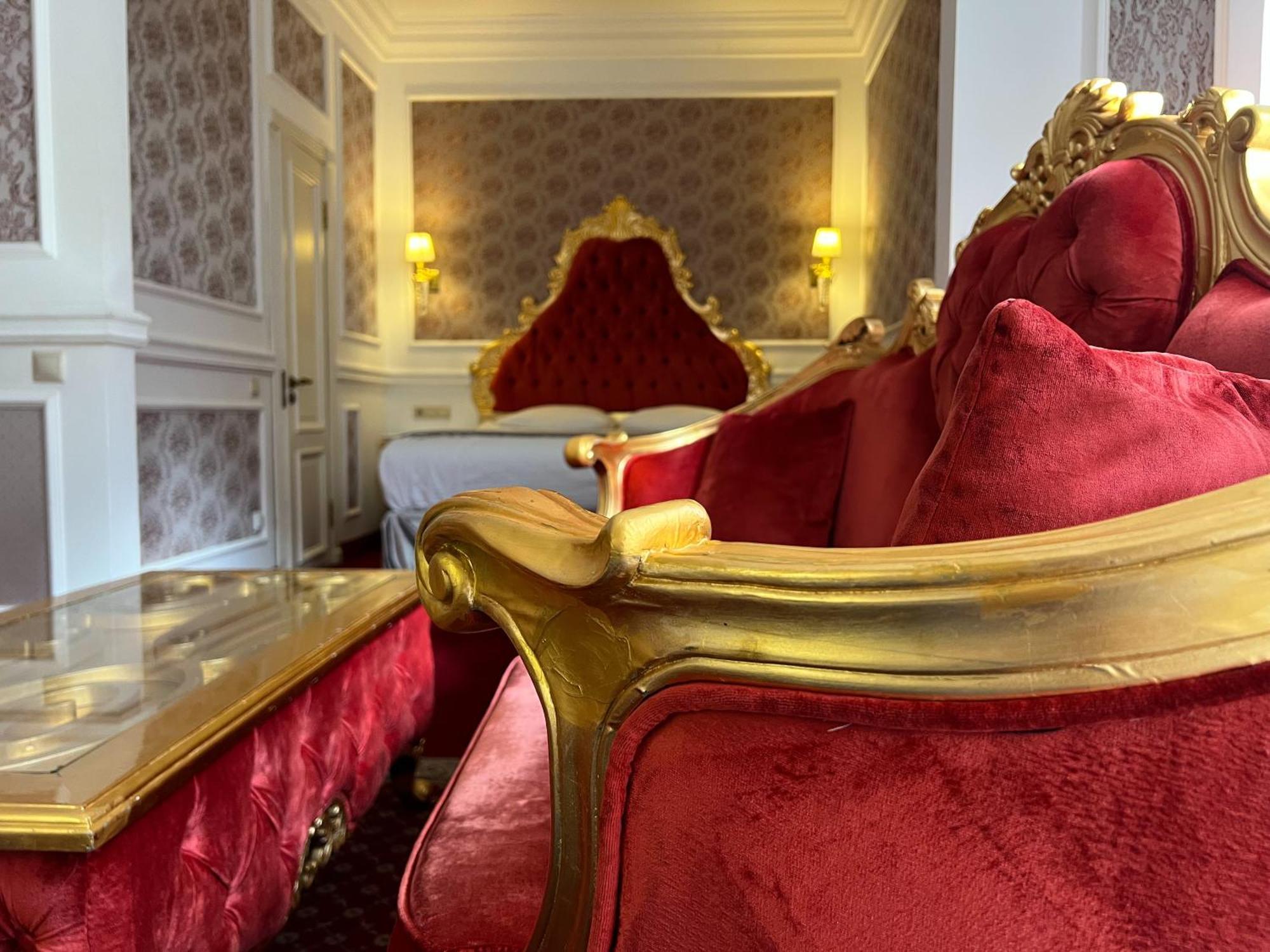 Royal Grand Hotel Киев Екстериор снимка