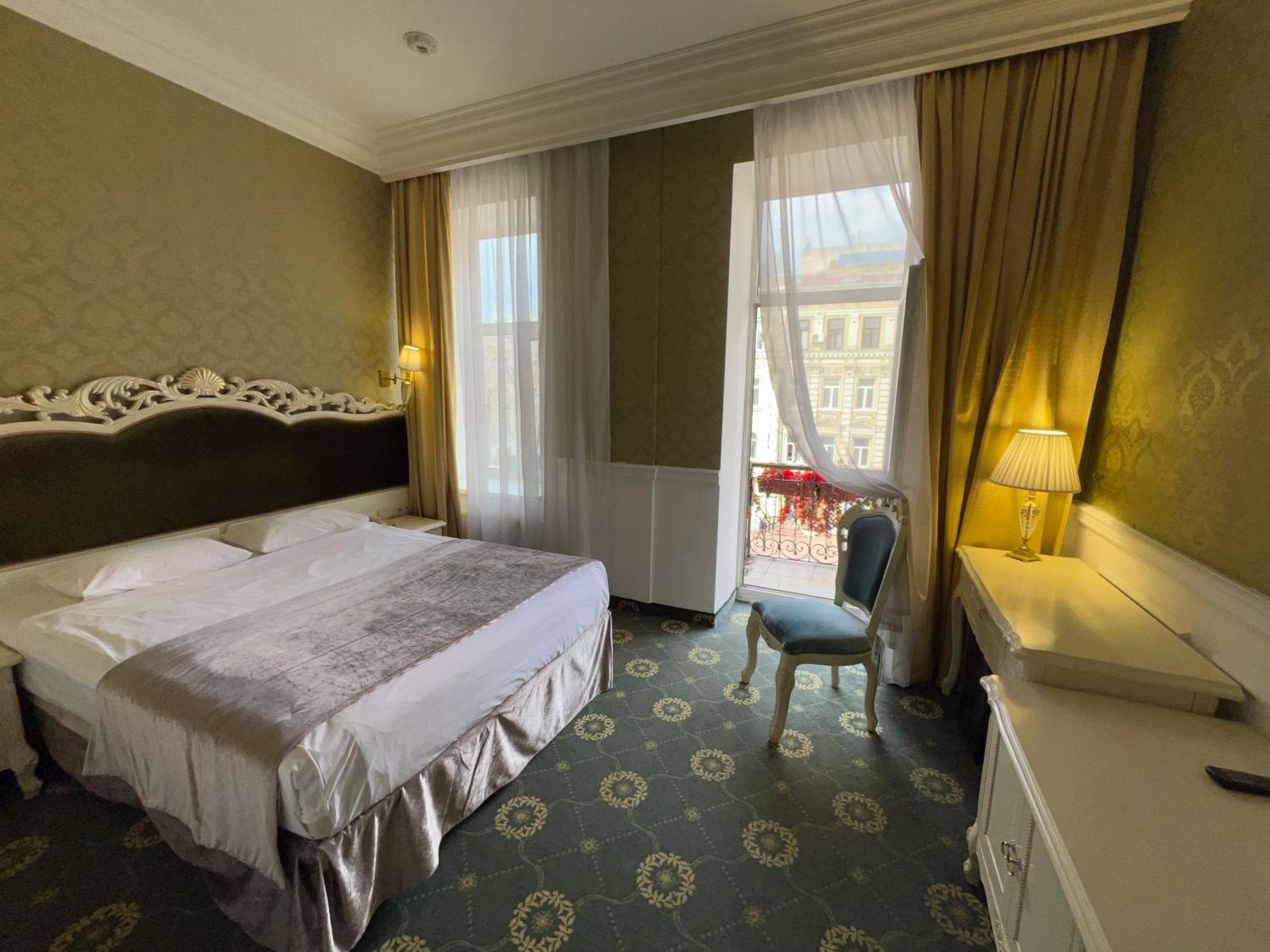 Royal Grand Hotel Киев Стая снимка